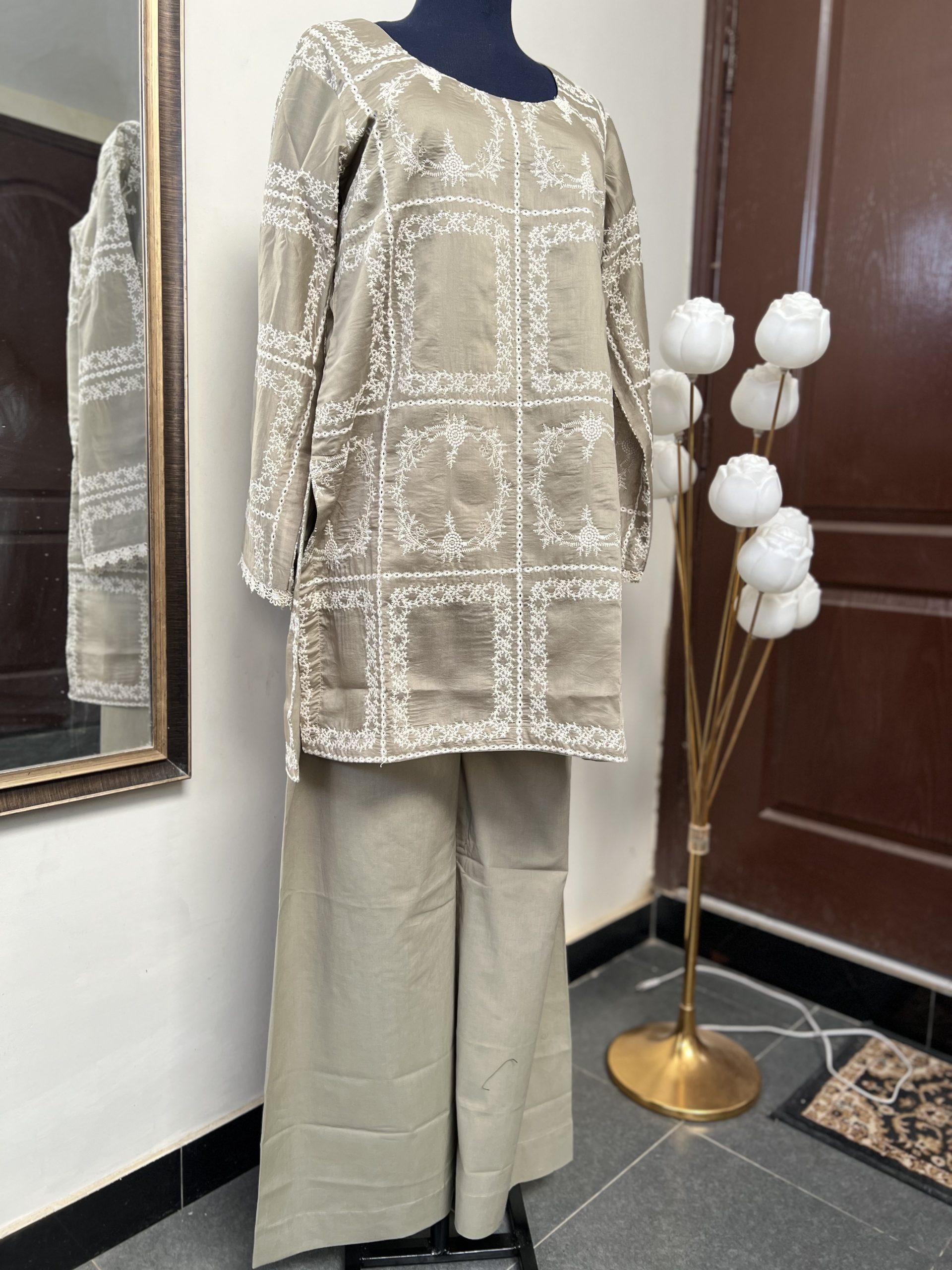 1000310384 2-piece chicken kari outfit - Image 1